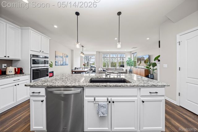 43235 Heron Drive, Novi, MI 48375