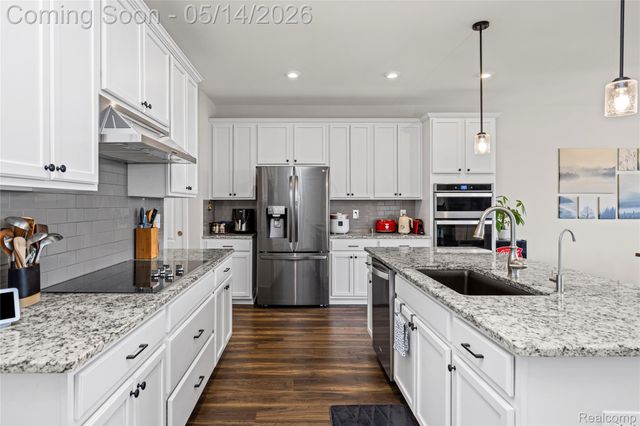 43235 Heron Drive, Novi, MI 48375