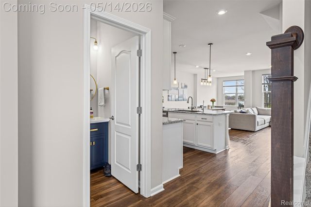 43235 Heron Drive, Novi, MI 48375