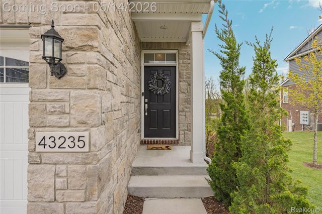 43235 Heron Drive, Novi, MI 48375