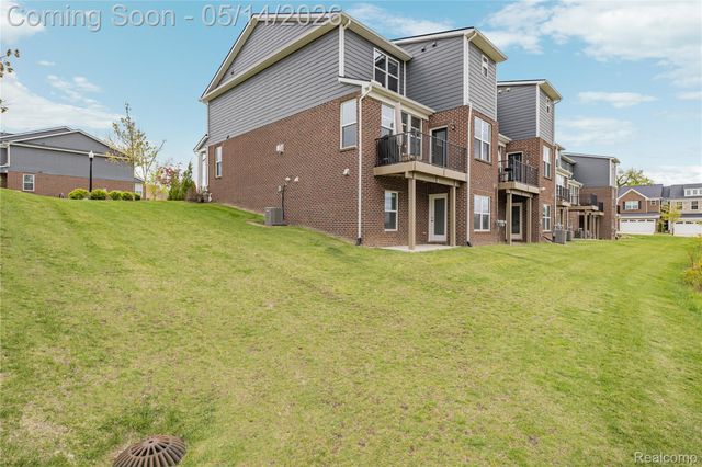 43235 Heron Drive, Novi, MI 48375