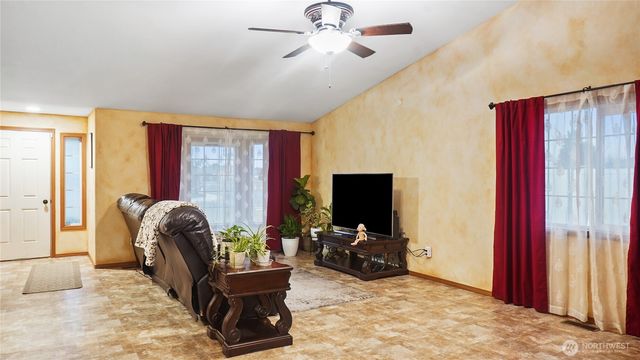 925 S 11th Avenue, Othello, WA 99344