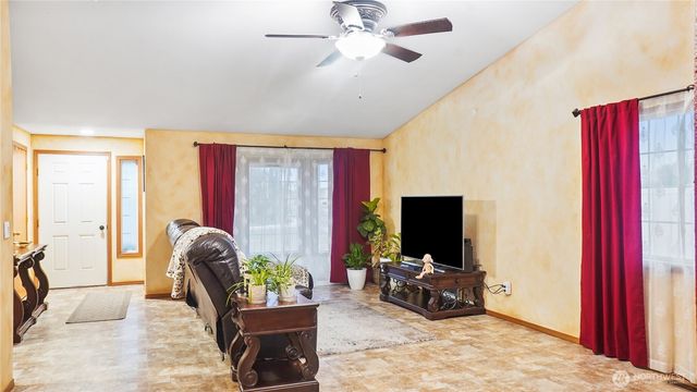 925 S 11th Avenue, Othello, WA 99344