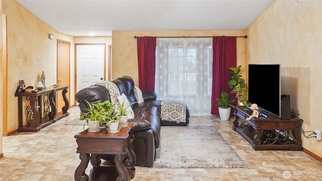 925 S 11th Avenue, Othello, WA 99344