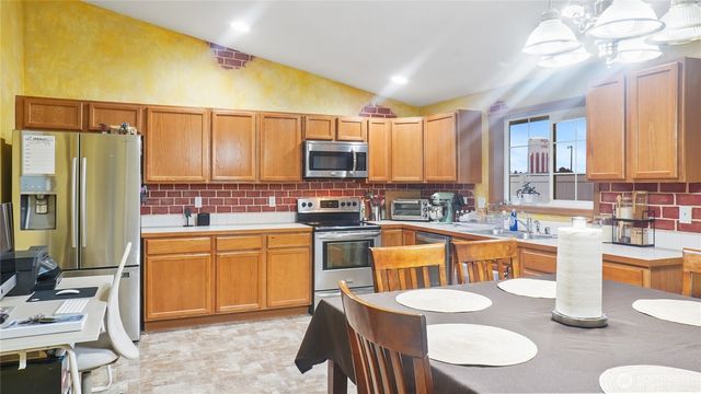 925 S 11th Avenue, Othello, WA 99344