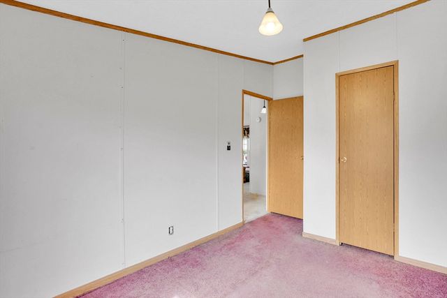 27 Somerset Rd, Chicopee, MA 01020