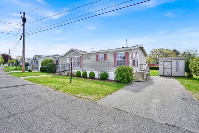 27 Somerset Rd, Chicopee, MA 01020