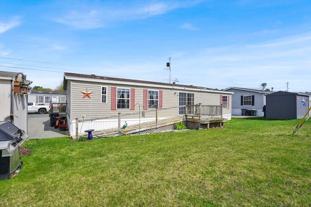 27 Somerset Rd, Chicopee, MA 01020
