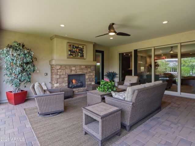 16637 W CATALINA Drive, Goodyear, AZ 85395