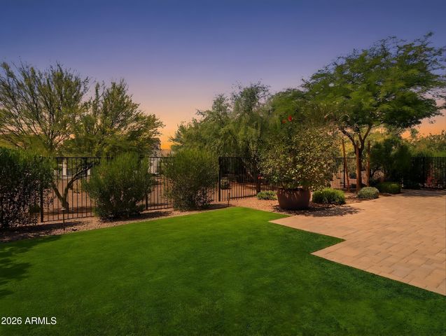 16637 W CATALINA Drive, Goodyear, AZ 85395
