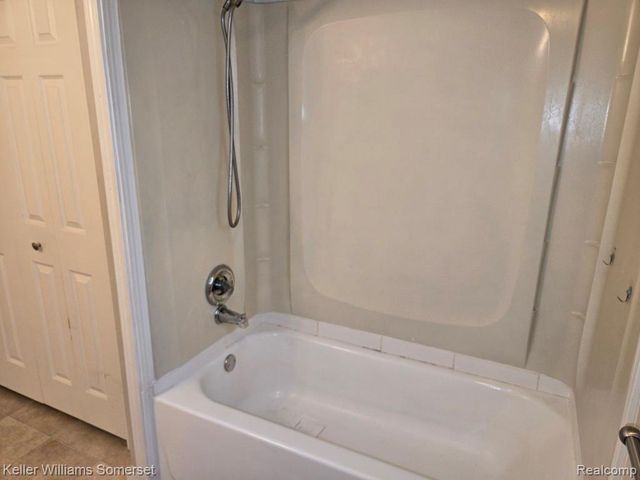 41314 Wessel Drive, Sterling Heights, MI 48313