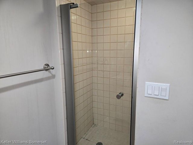 41314 Wessel Drive, Sterling Heights, MI 48313