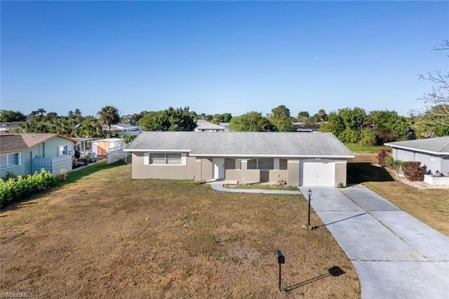 211 S Lake DR, Lehigh Acres, FL 33936