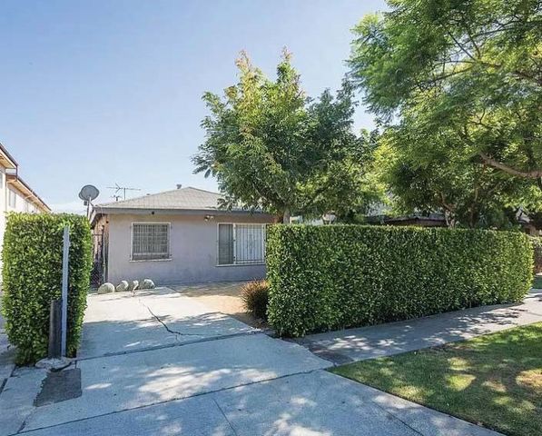 534 Hyde Park, Inglewood, CA 90302