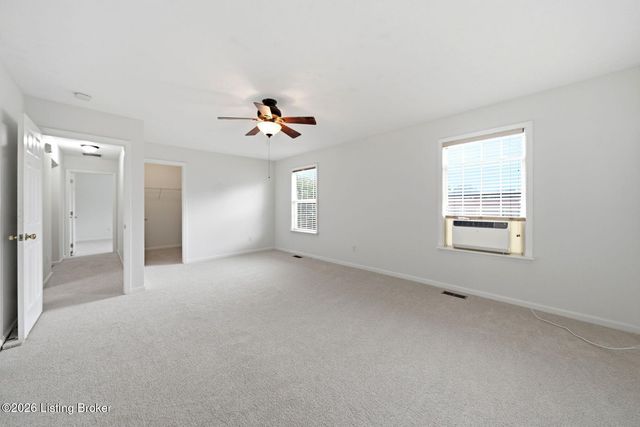 5009 Oakbrook Dr, Louisville, KY 40245