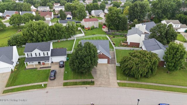 5009 Oakbrook Dr, Louisville, KY 40245