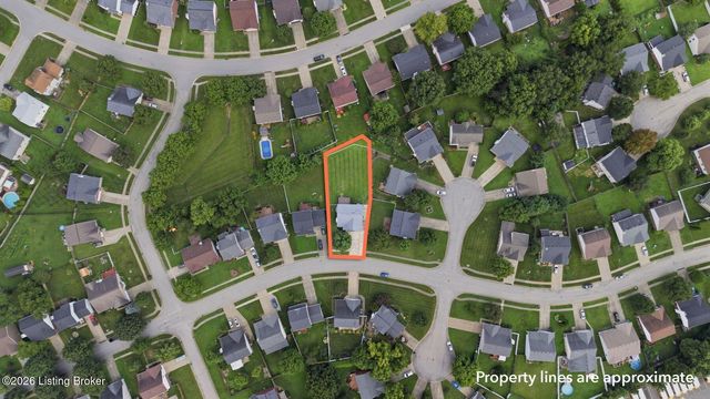 5009 Oakbrook Dr, Louisville, KY 40245