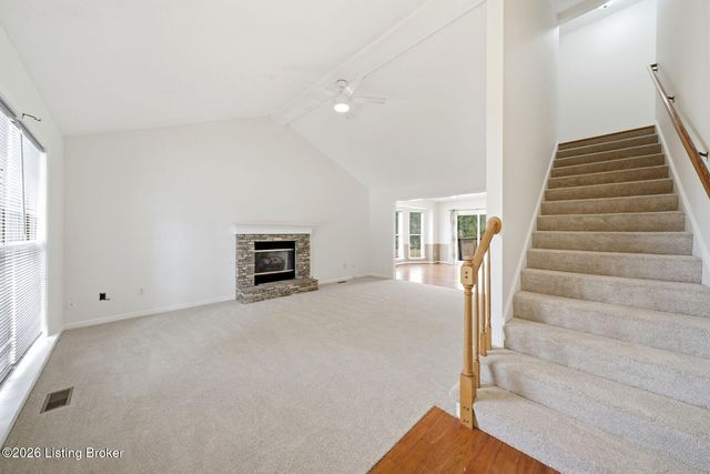 5009 Oakbrook Dr, Louisville, KY 40245