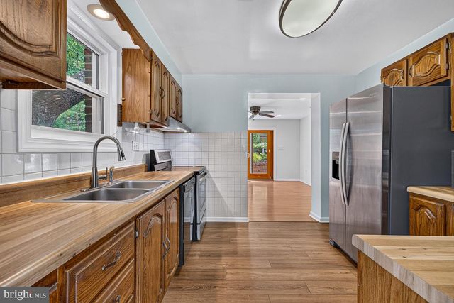 11852 HUGGINS DR, Silver Spring, MD 20902