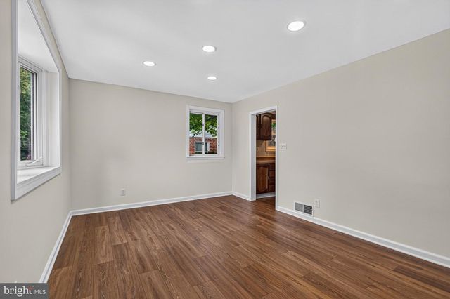 11852 HUGGINS DR, Silver Spring, MD 20902