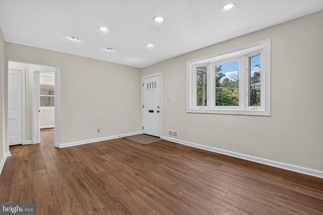 11852 HUGGINS DR, Silver Spring, MD 20902