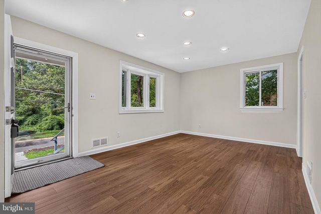 11852 HUGGINS DR, Silver Spring, MD 20902