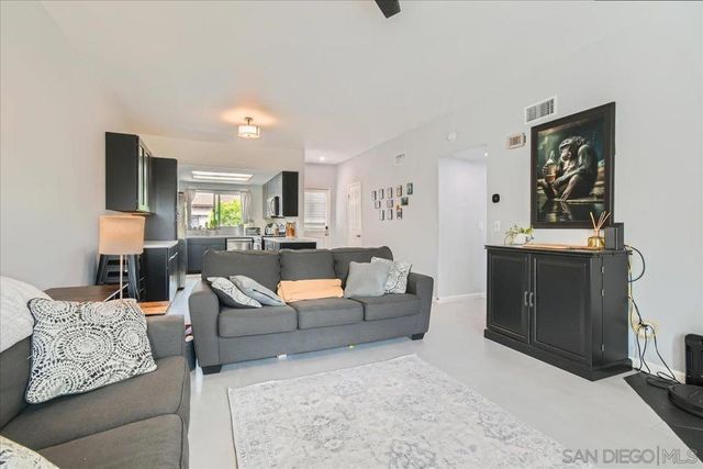 9840 Shirley Gardens Dr 8, Santee, CA 92071