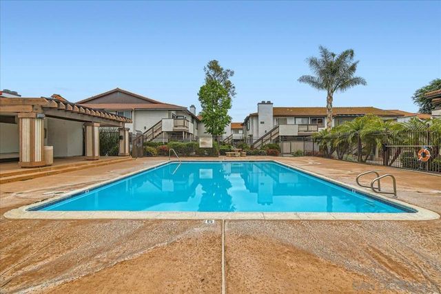 9840 Shirley Gardens Dr 8, Santee, CA 92071