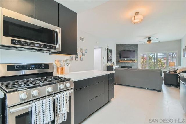 9840 Shirley Gardens Dr 8, Santee, CA 92071