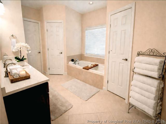 5236 Spreading Branch Road, Hope Mills, NC 28348