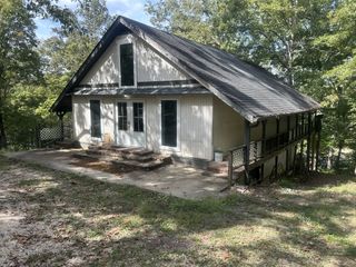 370 Alpine Rd, Camden, TN 38320