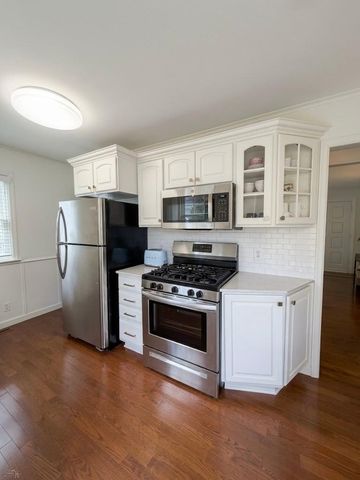 3137 Nevada Avenue S, Saint Louis Park, MN 55426