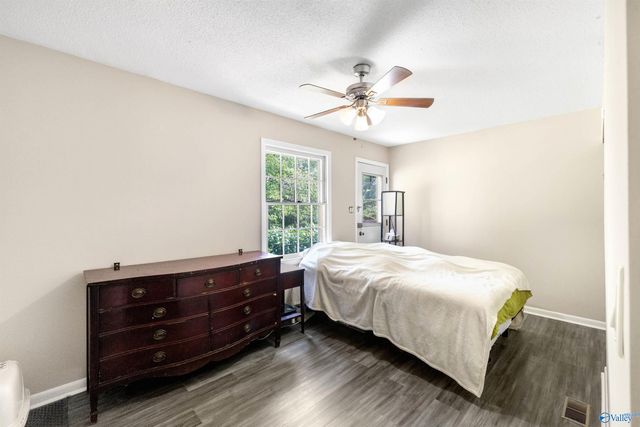 6502 Forrest Park Circle NW, Huntsville, AL 35806