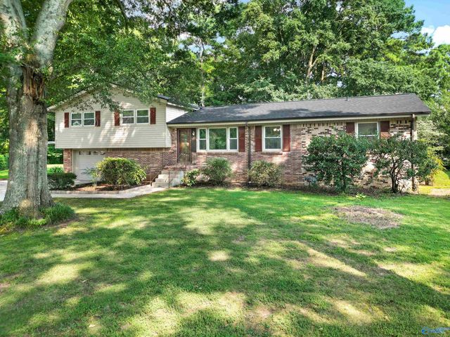 6502 Forrest Park Circle NW, Huntsville, AL 35806
