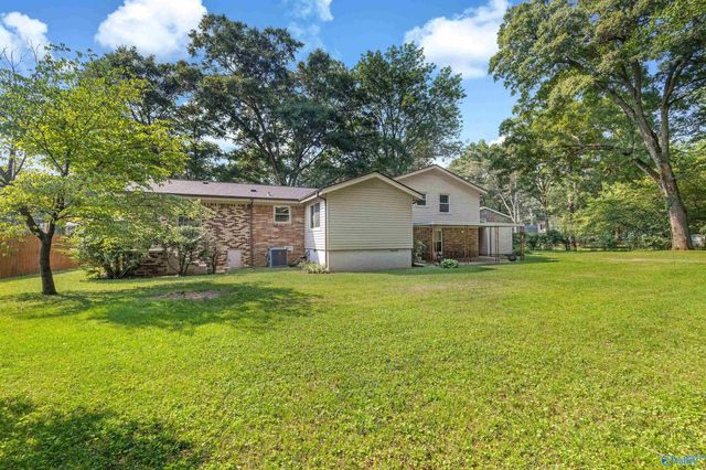6502 Forrest Park Circle NW, Huntsville, AL 35806