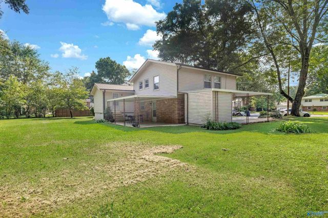 6502 Forrest Park Circle NW, Huntsville, AL 35806