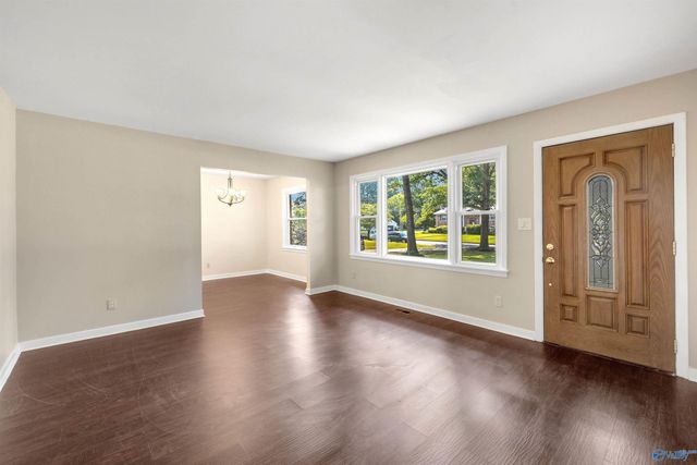 6502 Forrest Park Circle NW, Huntsville, AL 35806