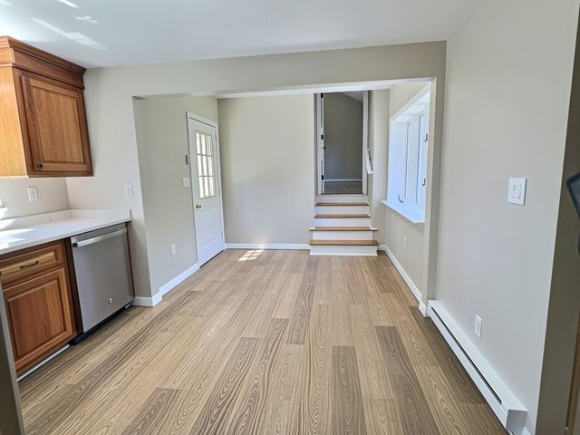 14 Milford St, Plymouth, MA 02360