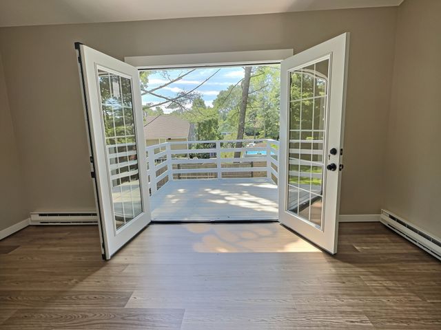 14 Milford St, Plymouth, MA 02360