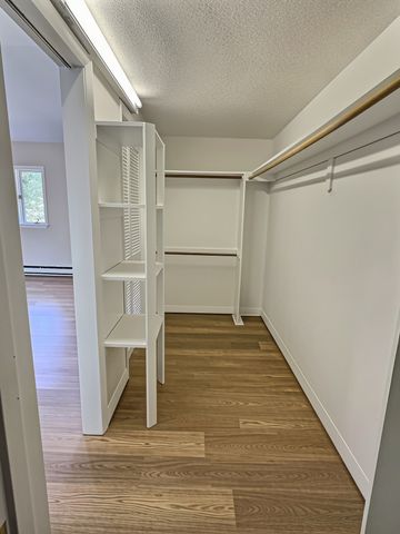 14 Milford St, Plymouth, MA 02360