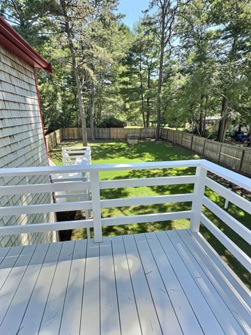 14 Milford St, Plymouth, MA 02360