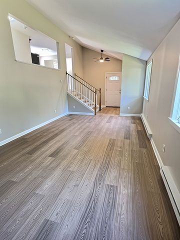 14 Milford St, Plymouth, MA 02360