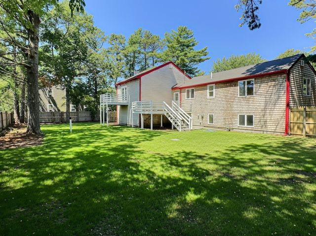 14 Milford St, Plymouth, MA 02360