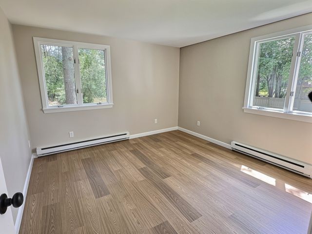 14 Milford St, Plymouth, MA 02360