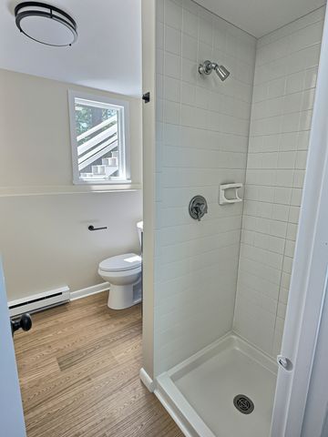 14 Milford St, Plymouth, MA 02360