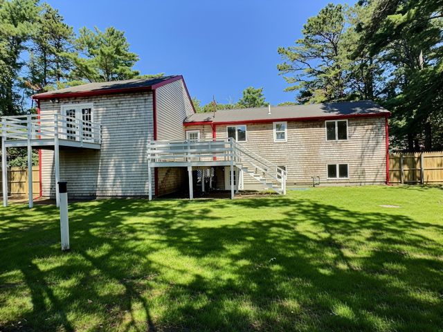 14 Milford St, Plymouth, MA 02360