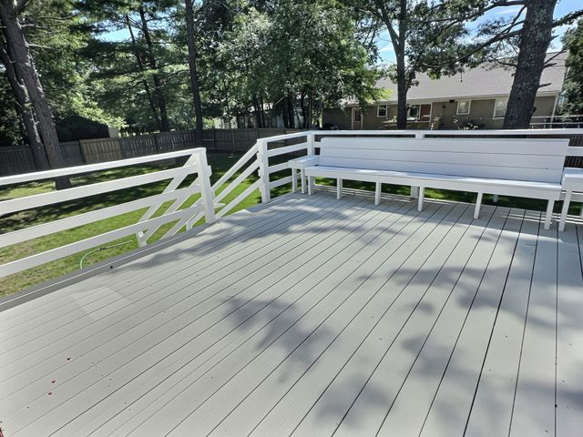 14 Milford St, Plymouth, MA 02360