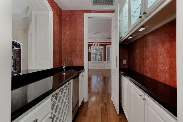 2 Wexford Court, Houston, TX 77024