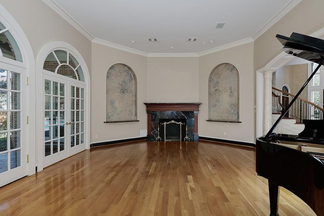 2 Wexford Court, Houston, TX 77024