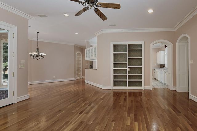 2 Wexford Court, Houston, TX 77024